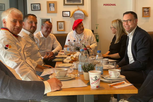 Stumpp-News 6_Besuch Schöllkopf (2) Stumpp-News 6_Besuch Schöllkopf (2)